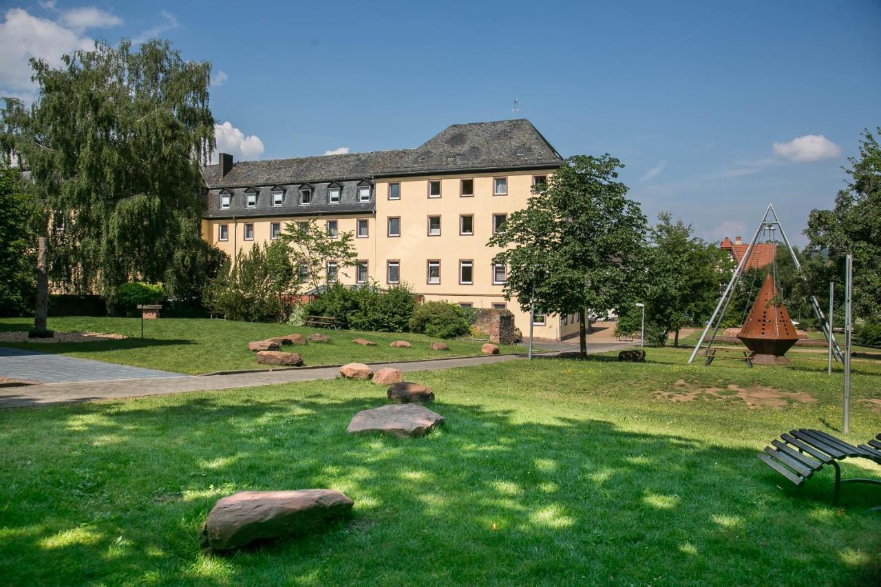 Jugendhaus St. Kilian Hostel Miltenberg Exterior foto